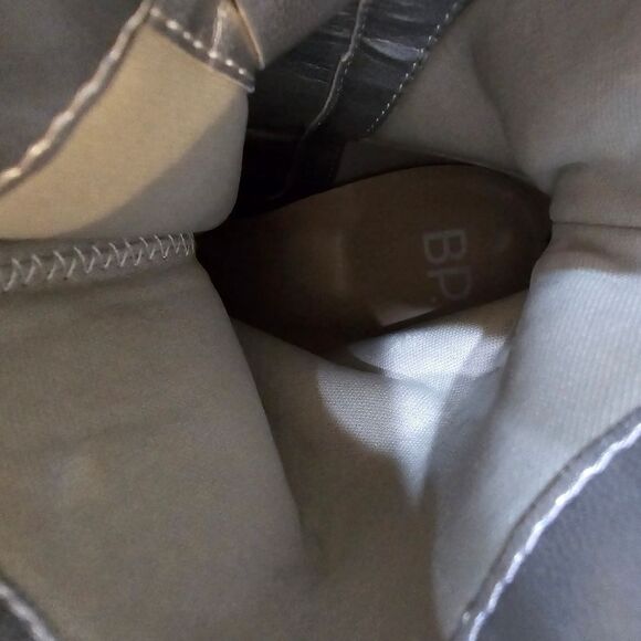 BP Athenna Crystal Bootie In Silver Heat Seal NWOT sz 5 - Picture 5 of 7